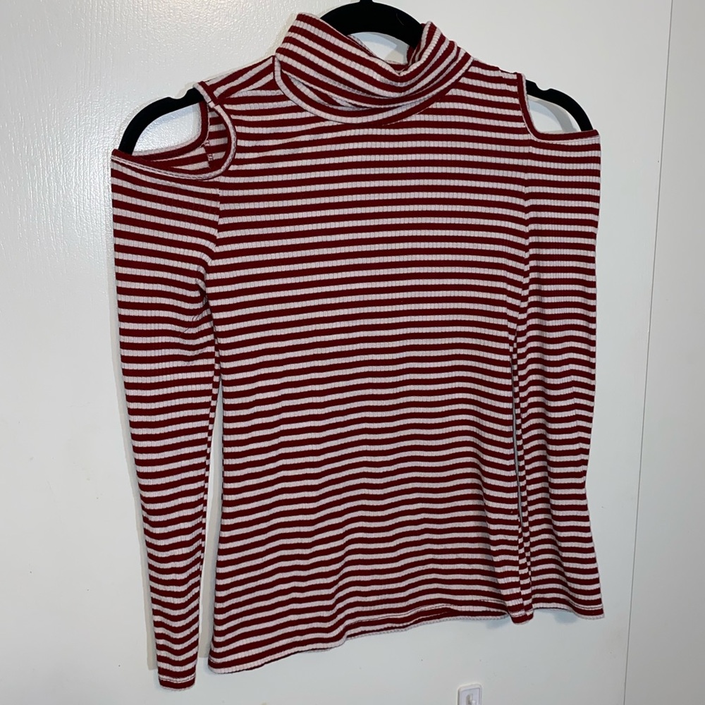5 for 15$ 🎊 Cold shoulder turtleneck Top